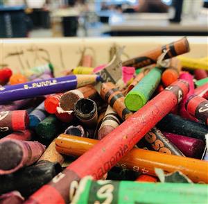 Crayon bin 